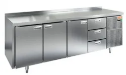 Купить стол охлаждаемый hicold gn 1113/tn (-2+10), 3 двери, 3 ящ, 2280х700х850 – цена от завода, доставка до двери | RuOborudovanie.ru